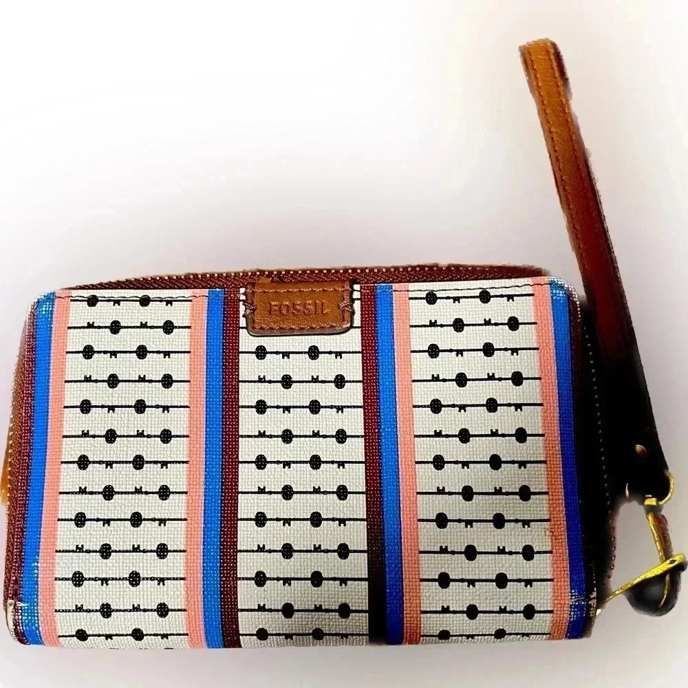 Fossil wristlet wallet good condition